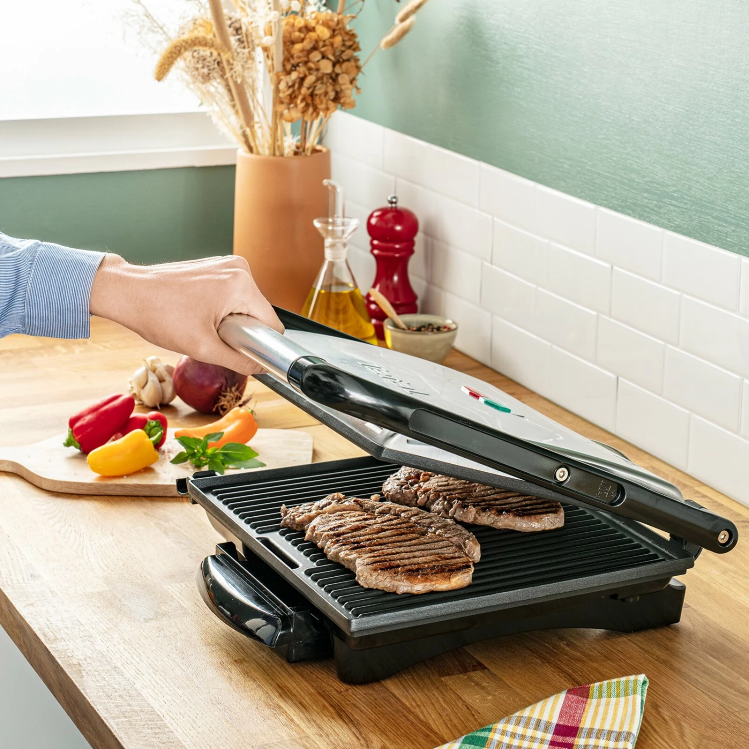 Budget ✔️ TEFAL Kontaktgrill INICIO GC241D - schwarz-silber 🌟 9 Budget ✔️ TEFAL Kontaktgrill INICIO GC241D - schwarz-silber 🌟 – Bild 7
