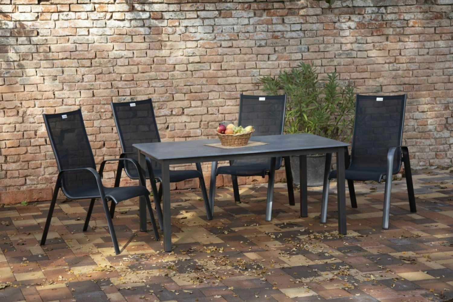 Rabatt 😀 5-teiliges Gartenmöbel-Set - schwarz-anthrazit - stapelbar - 160x90 cm 😀 6 Rabatt 😀 5-teiliges Gartenmöbel-Set - schwarz-anthrazit - stapelbar - 160x90 cm 😀 – Bild 4